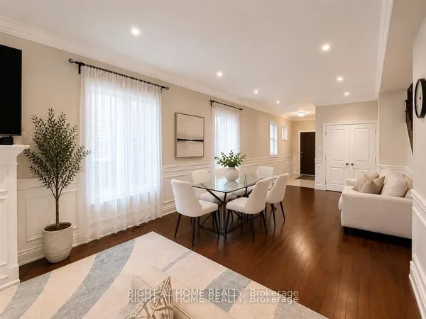 1049 Greaves Avenue — photo 2