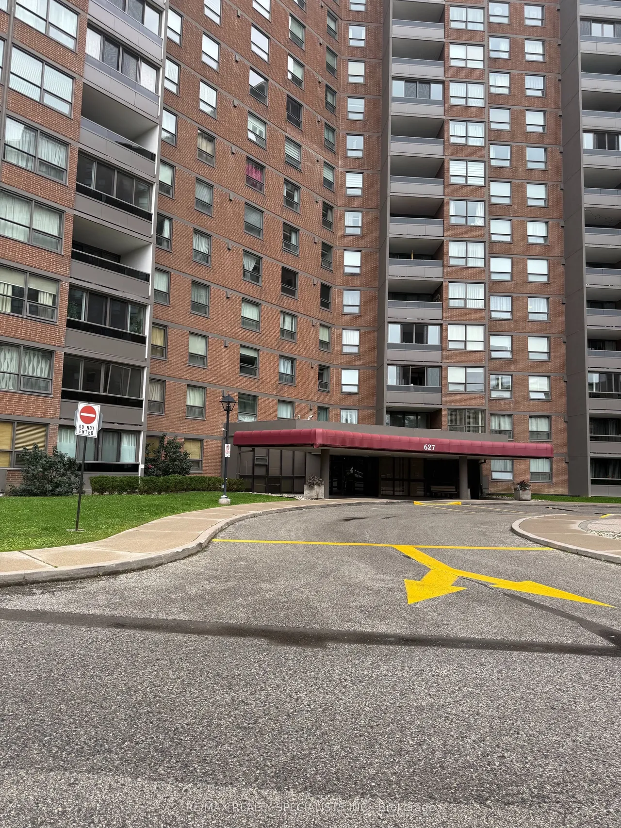 627 The West Mall