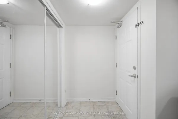 2441 Greenwich Drive — photo 2