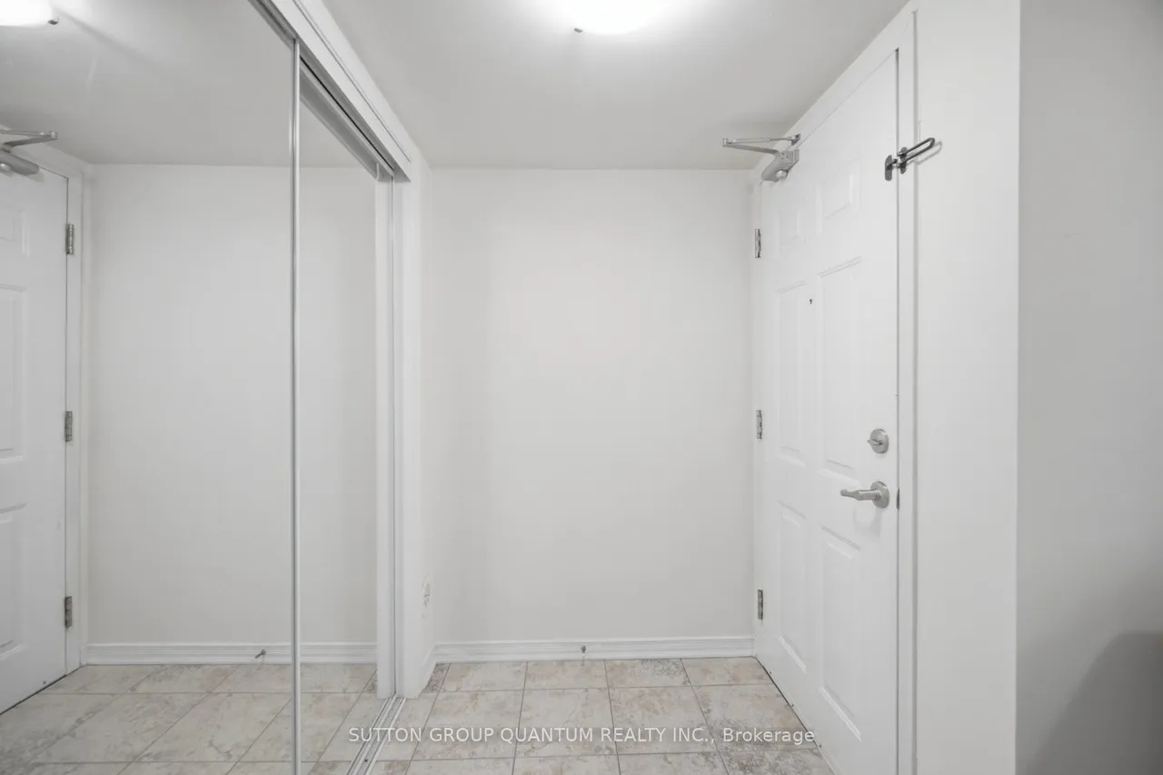 2441 Greenwich Drive — photo 2