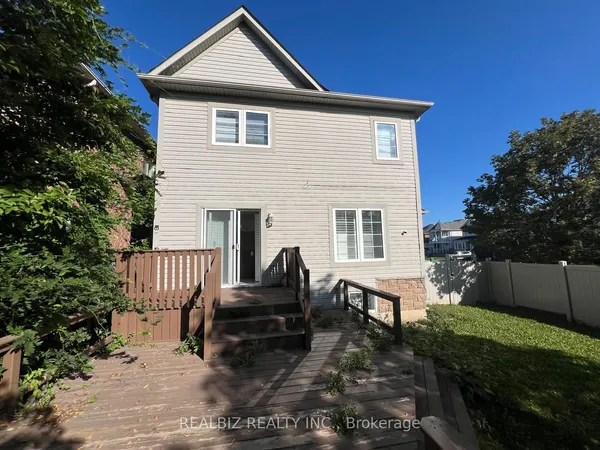 2 Bramoak Crescent — photo 2