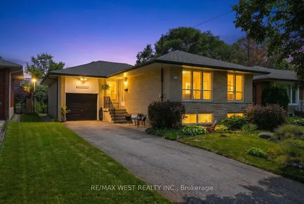 19 Decarie Circle
