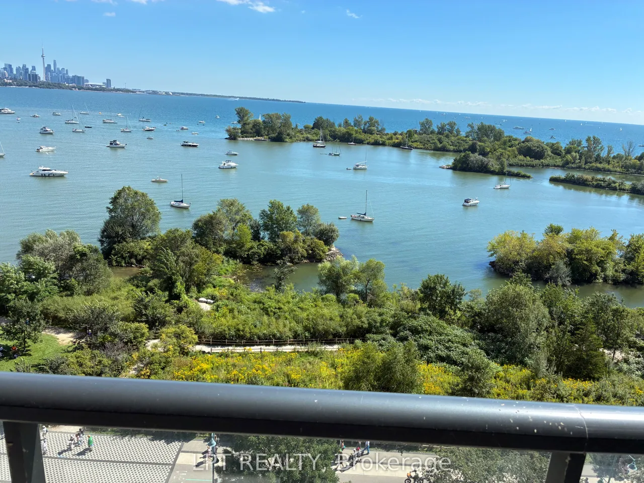 390 Annie Craig Drive — photo 3
