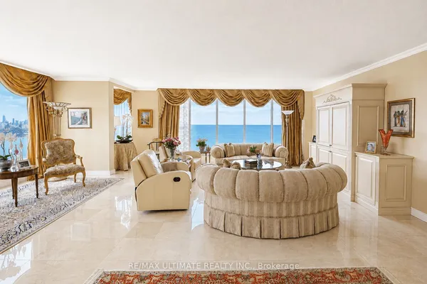 2045 Lake Shore Boulevard W — photo 2