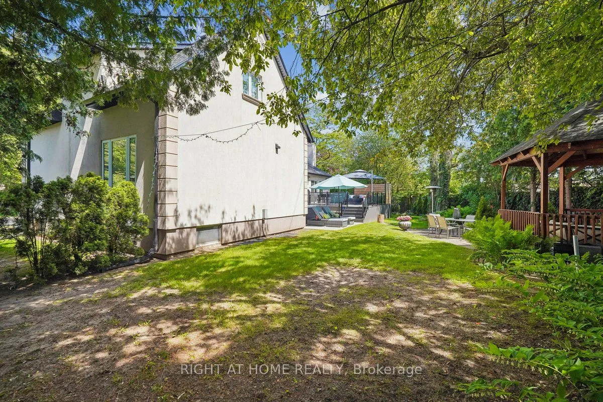 2090 Stonehouse Crescent — photo 26