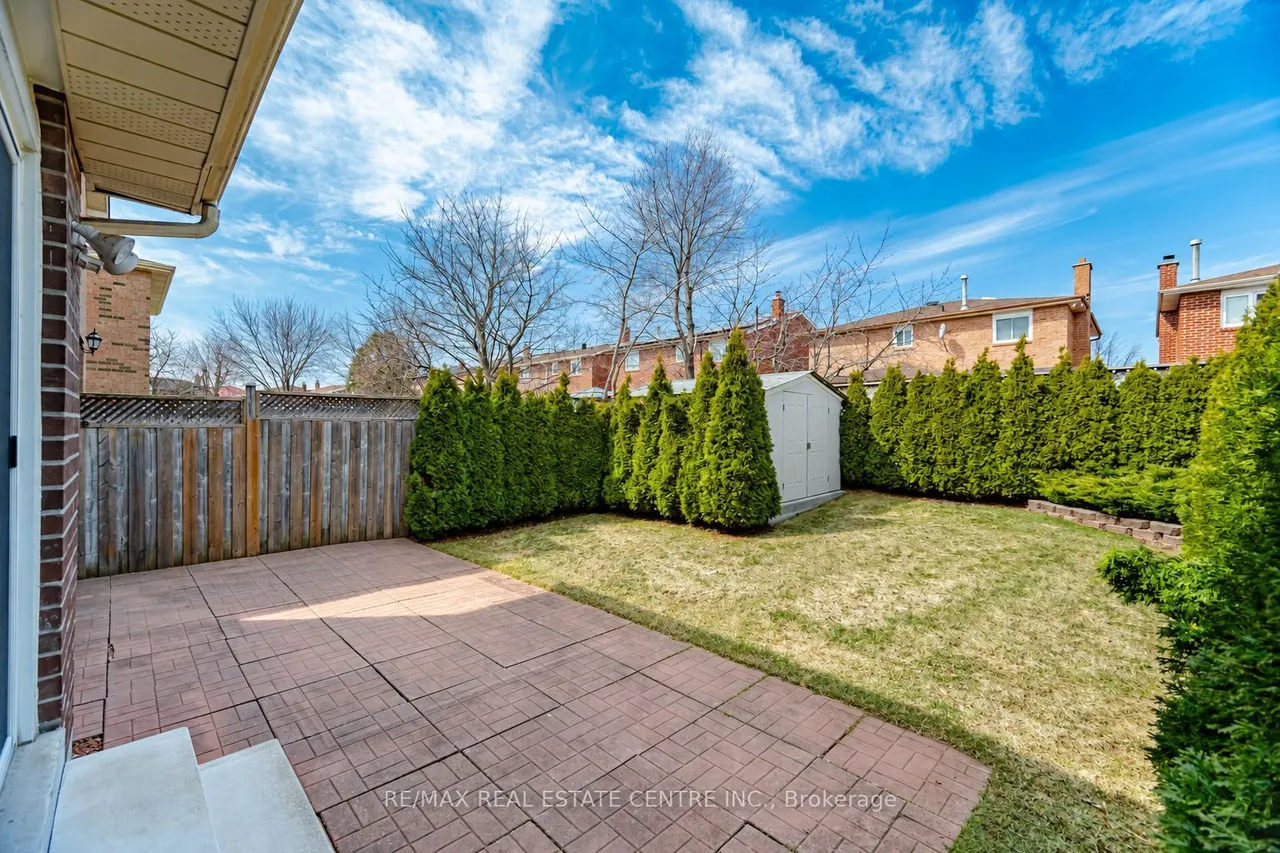 11 Sheringham Street — photo 41