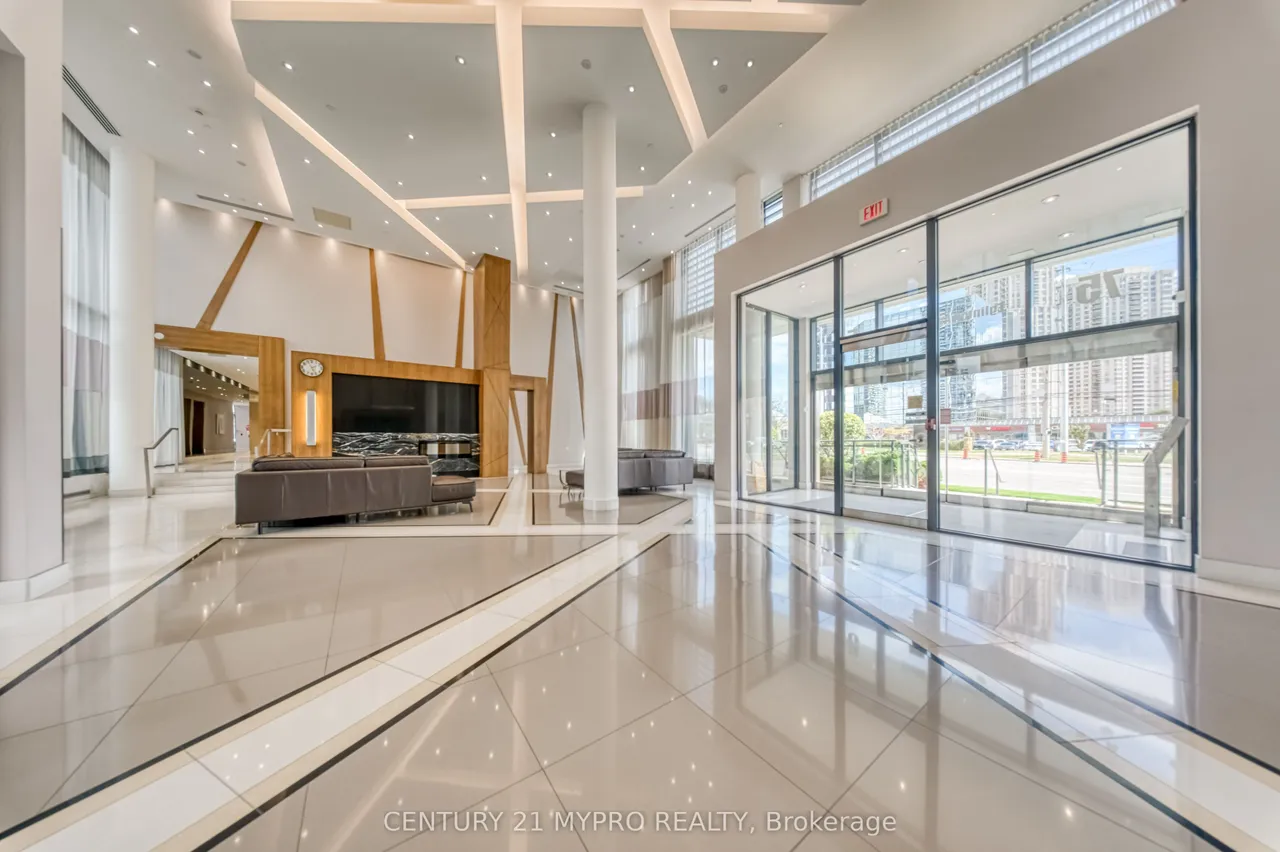 55 Eglinton Avenue W — photo 3