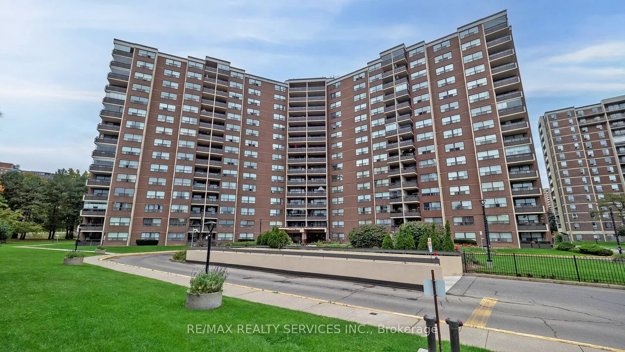 551 The West Mall — photo 50