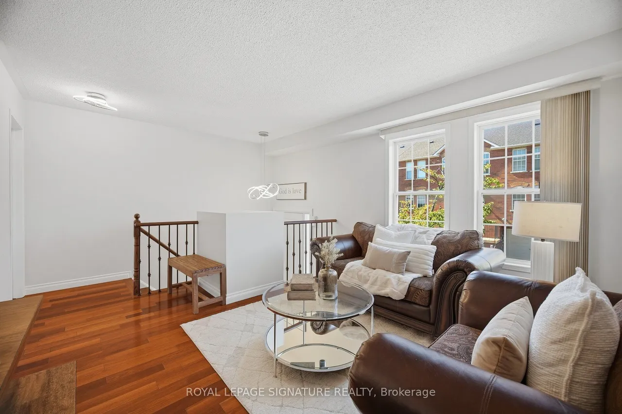6880 Meadowvale Town Centre Circle — photo 3