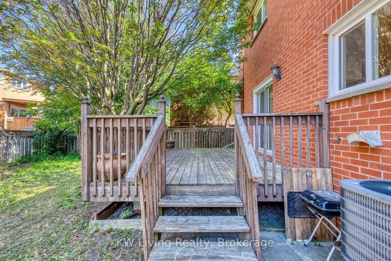 531 Avonwick Avenue — photo 39