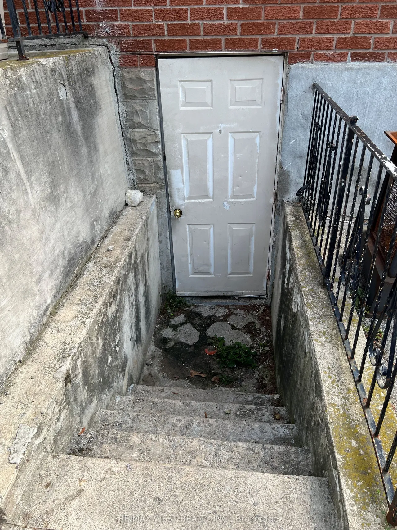165 Thirtieth Street — photo 3