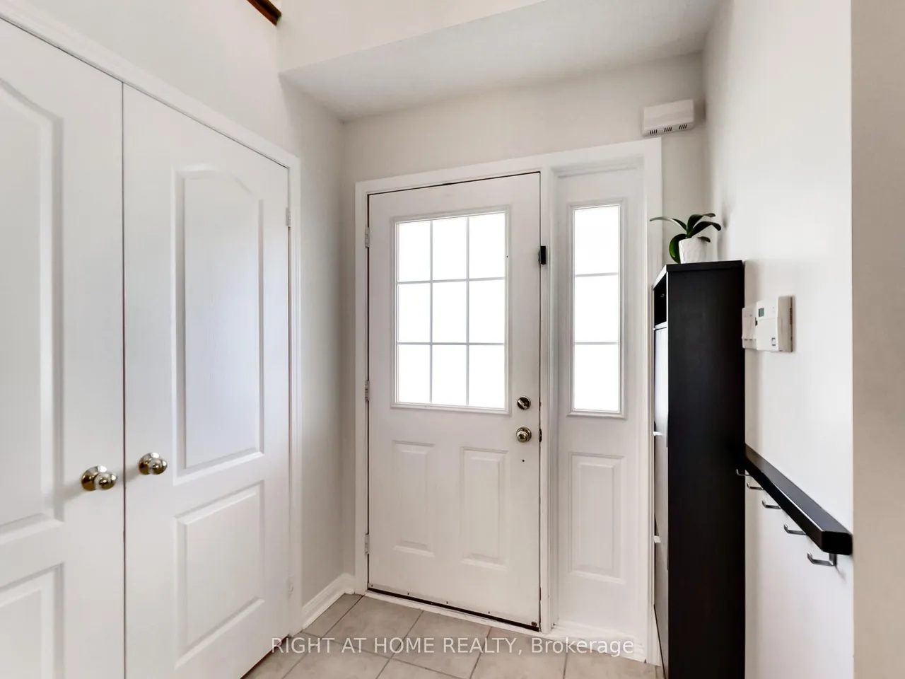 2527 Nettlecreek Crescent — photo 2