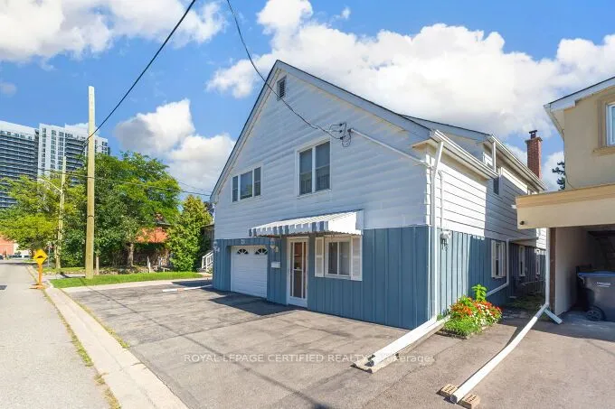 21 Denison Avenue — photo 3