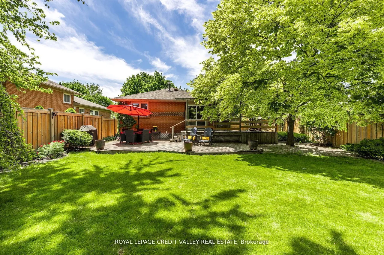 24 Ladore Drive — photo 41