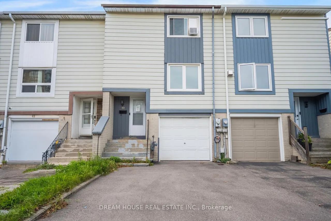 40 Hoskins Square