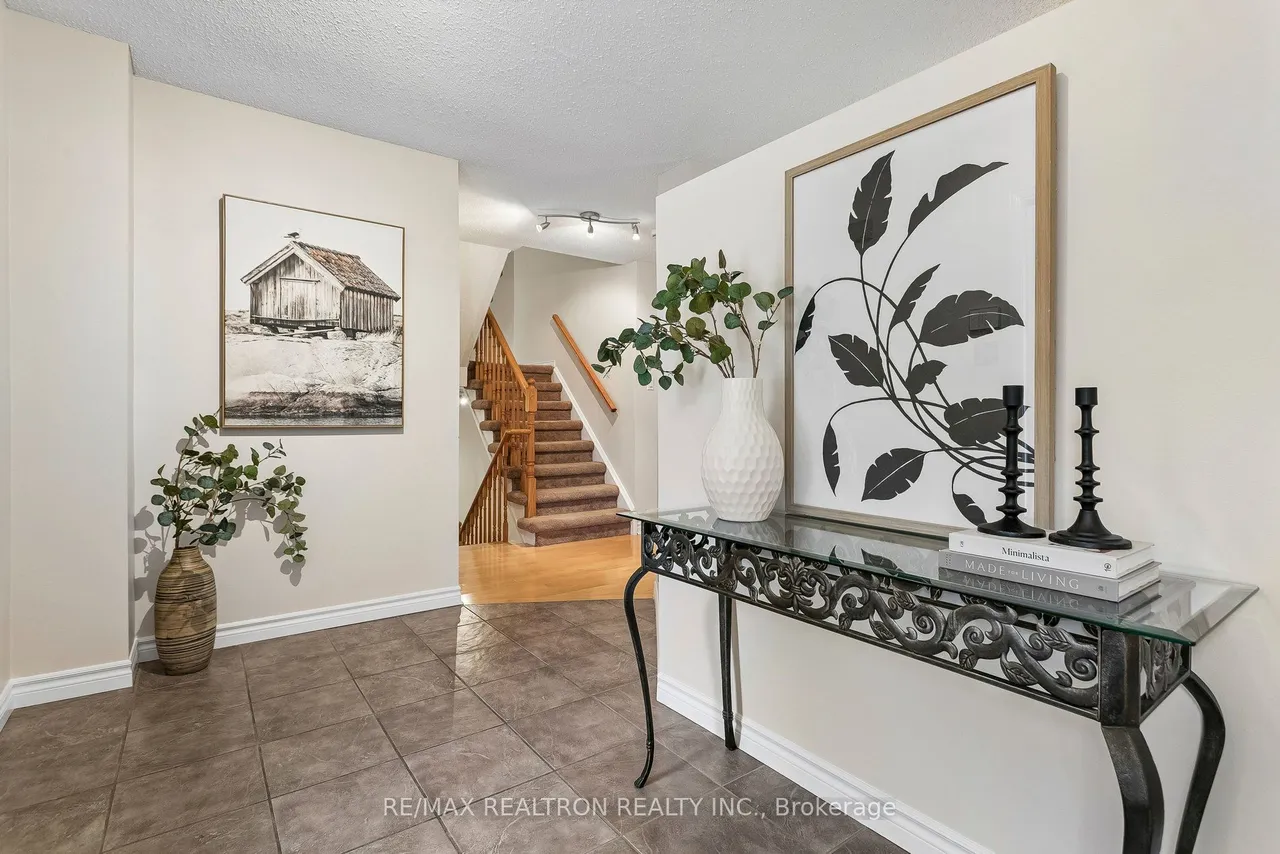 2537 Addingham Crescent — photo 3