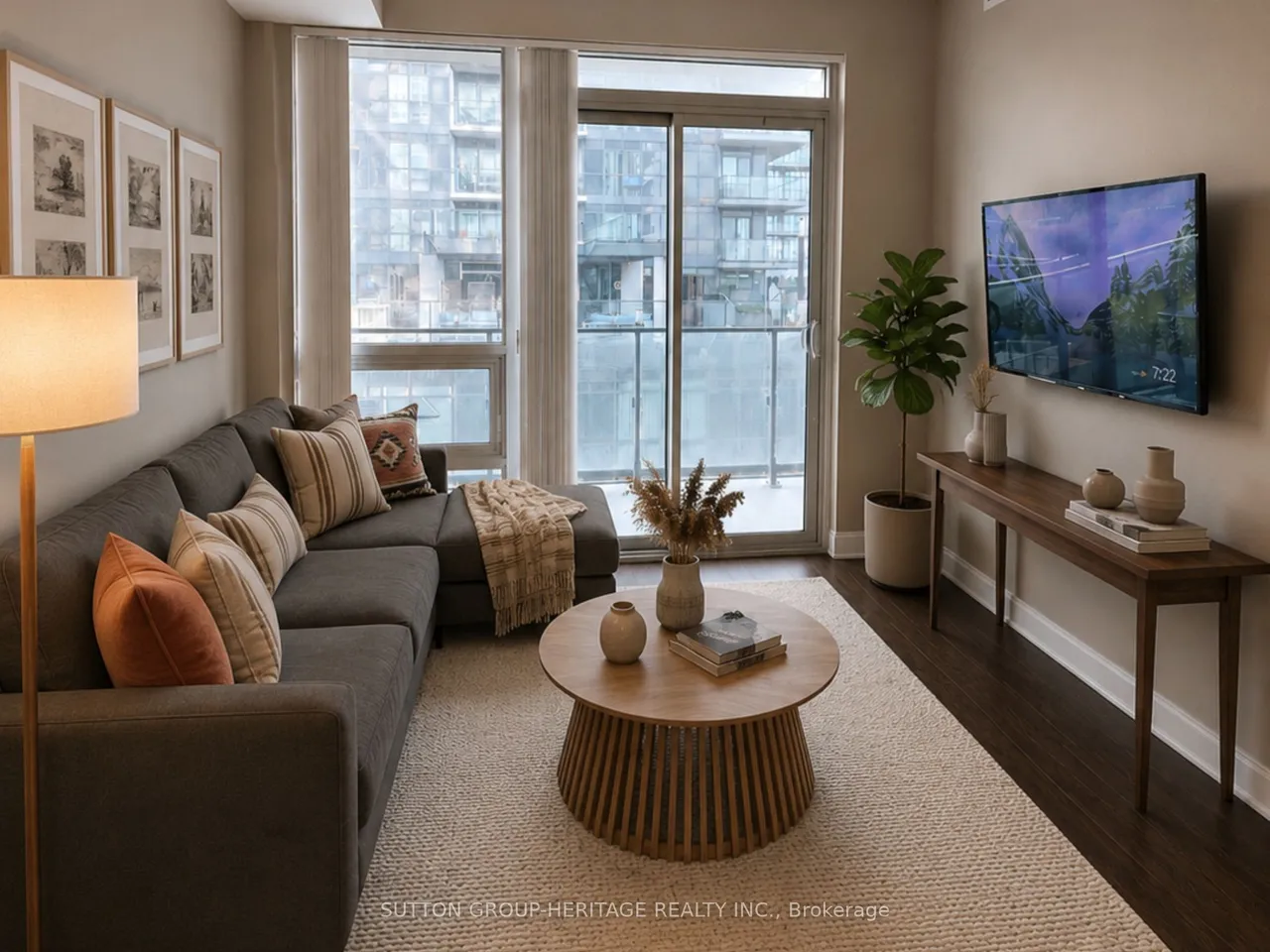 2212 Lake Shore Boulevard W — photo 2