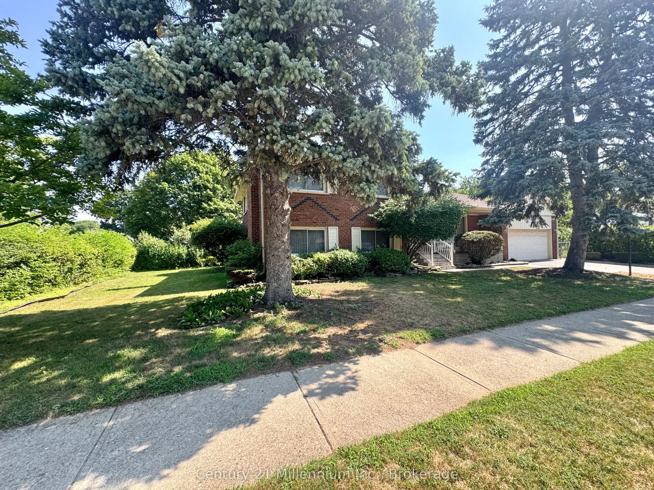 353 Chantenay Drive — photo 39