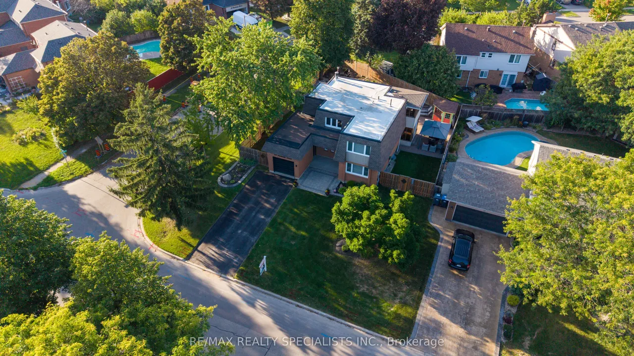 39 Parkside Drive — photo 49