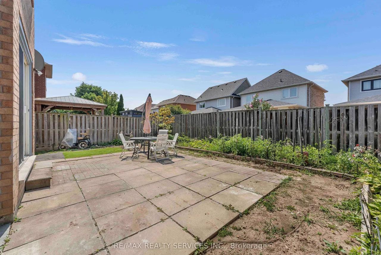 3696 Waterfall Crescent — photo 47