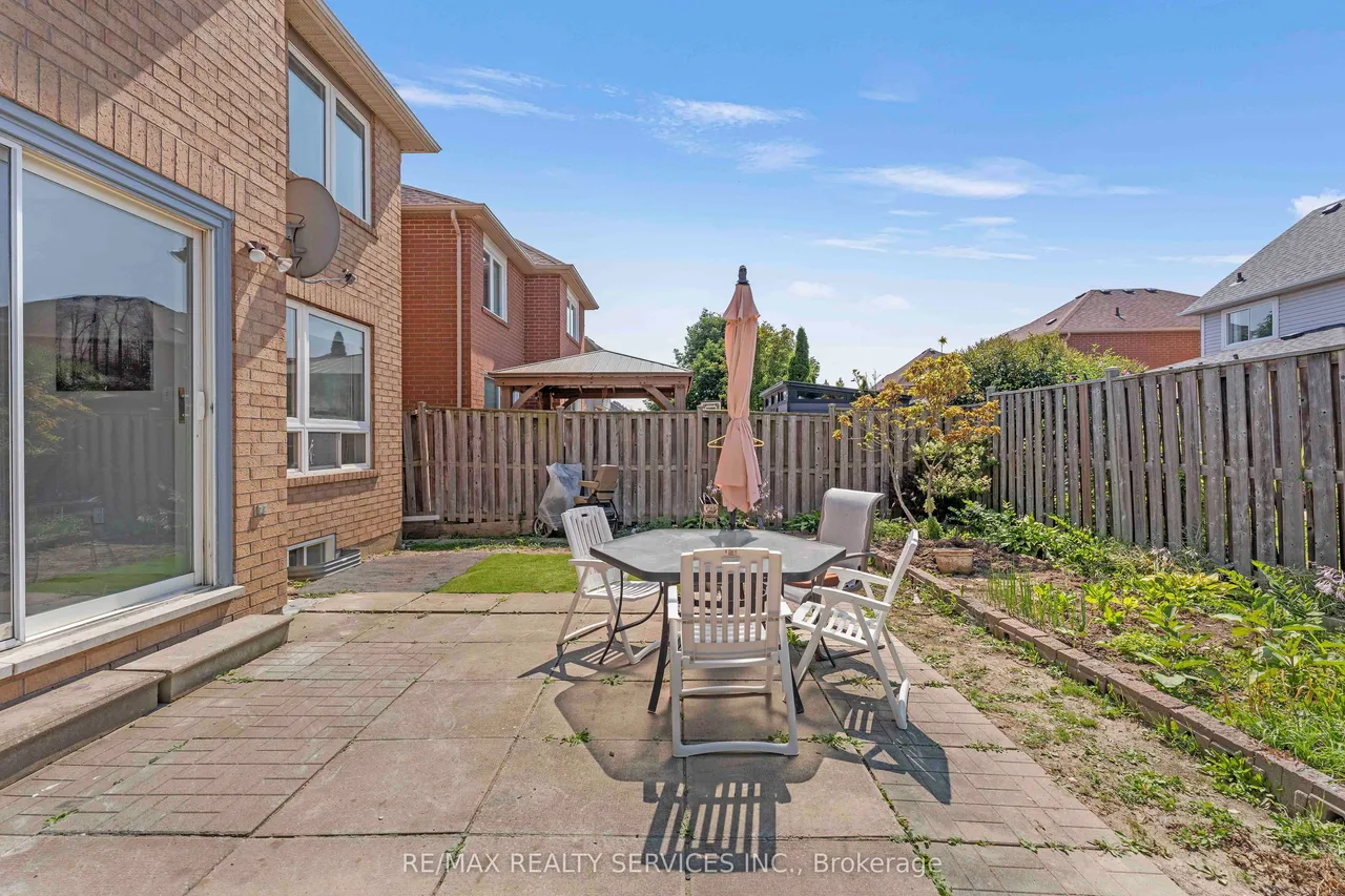 3696 Waterfall Crescent — photo 48