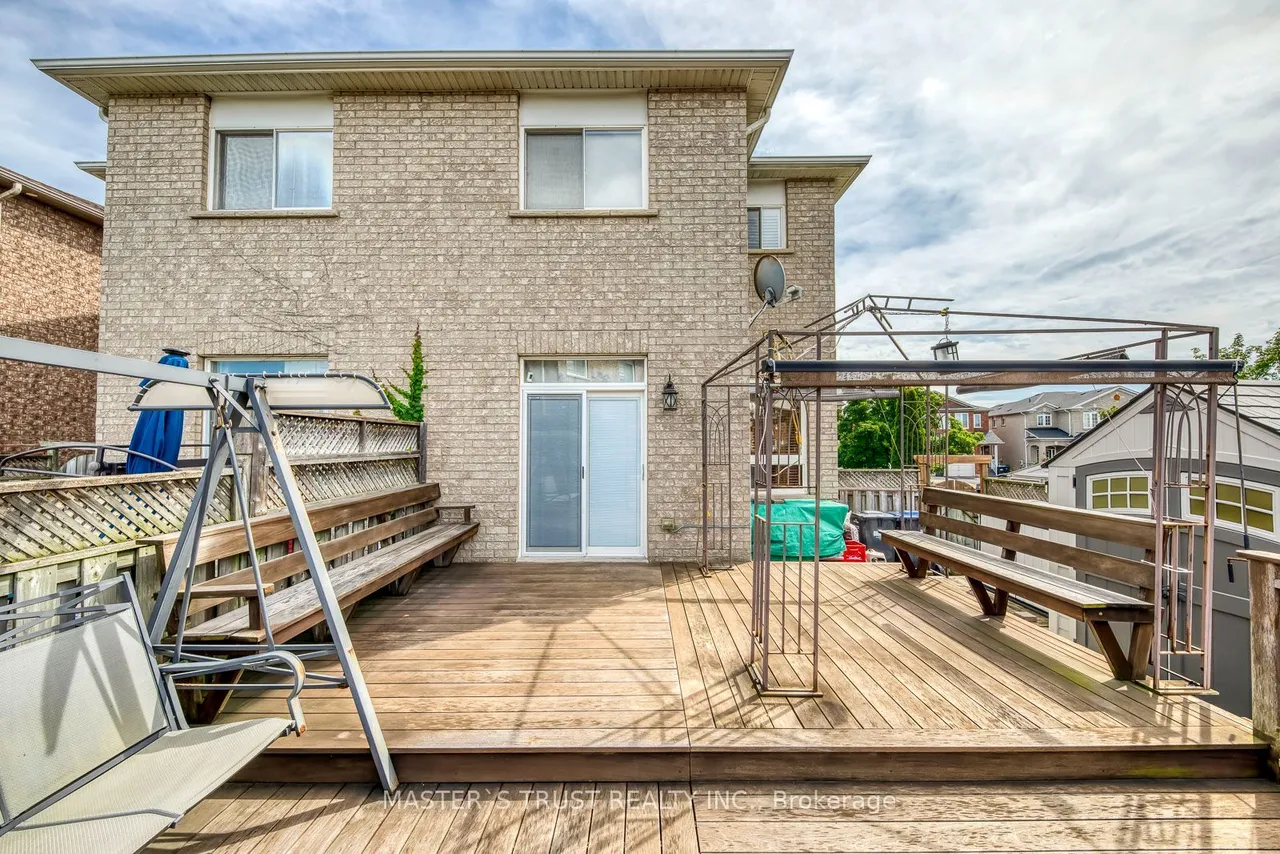 797 Khan Crescent — photo 50