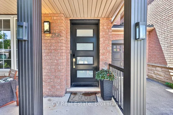 2396 Emerson Drive — photo 2