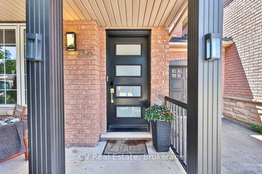 2396 Emerson Drive — photo 2