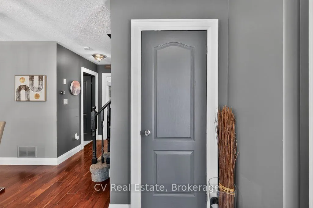 2396 Emerson Drive — photo 3