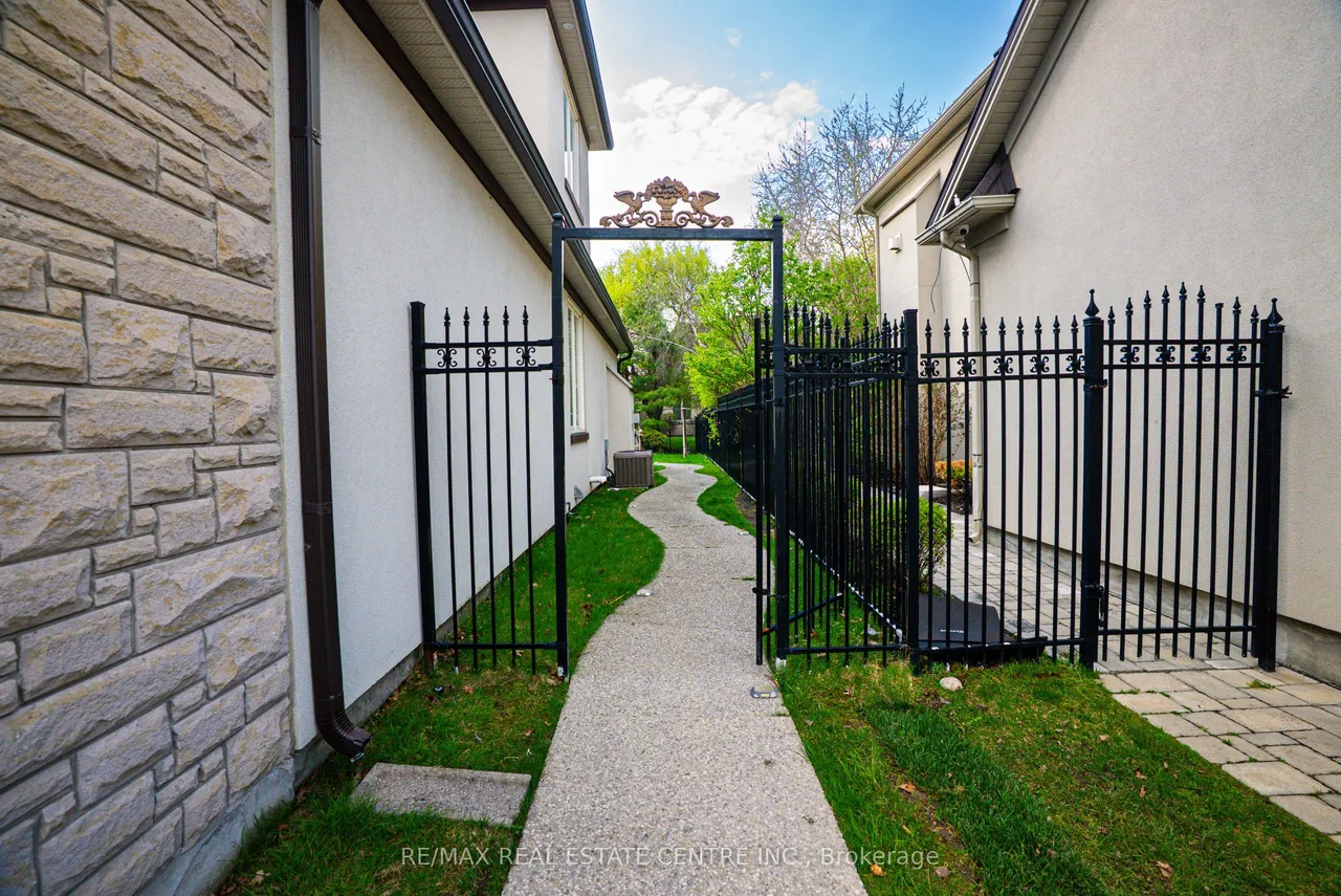 645 Cranleigh Court — photo 49