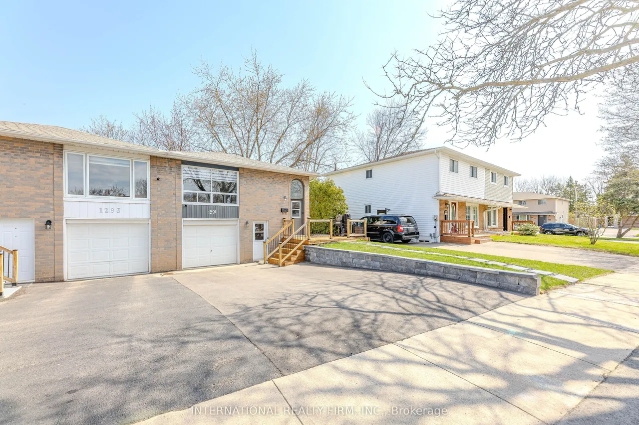1291 Consort Crescent — photo 3