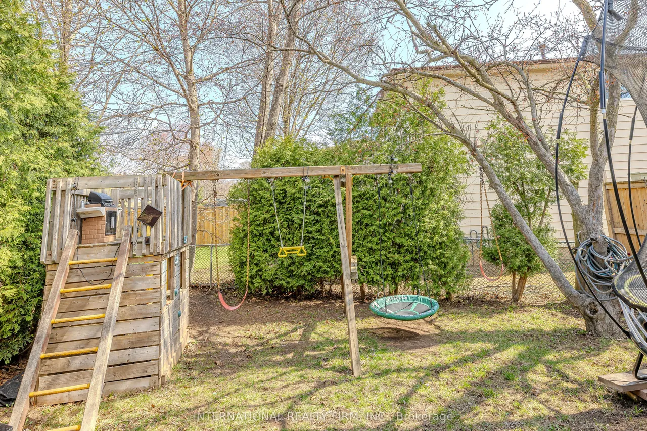1291 Consort Crescent — photo 48