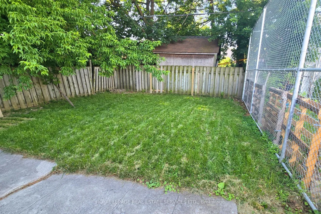 11 Dennis Avenue — photo 16