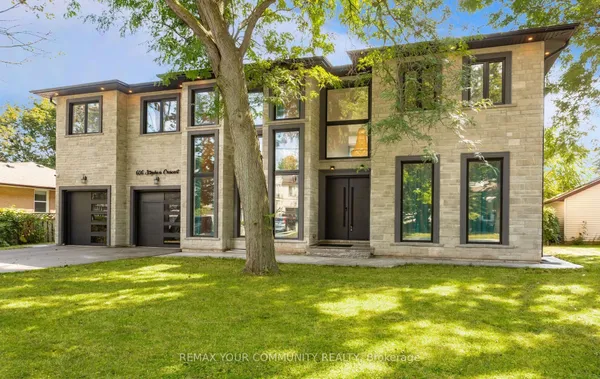 606 Stephens Crescent — photo 2