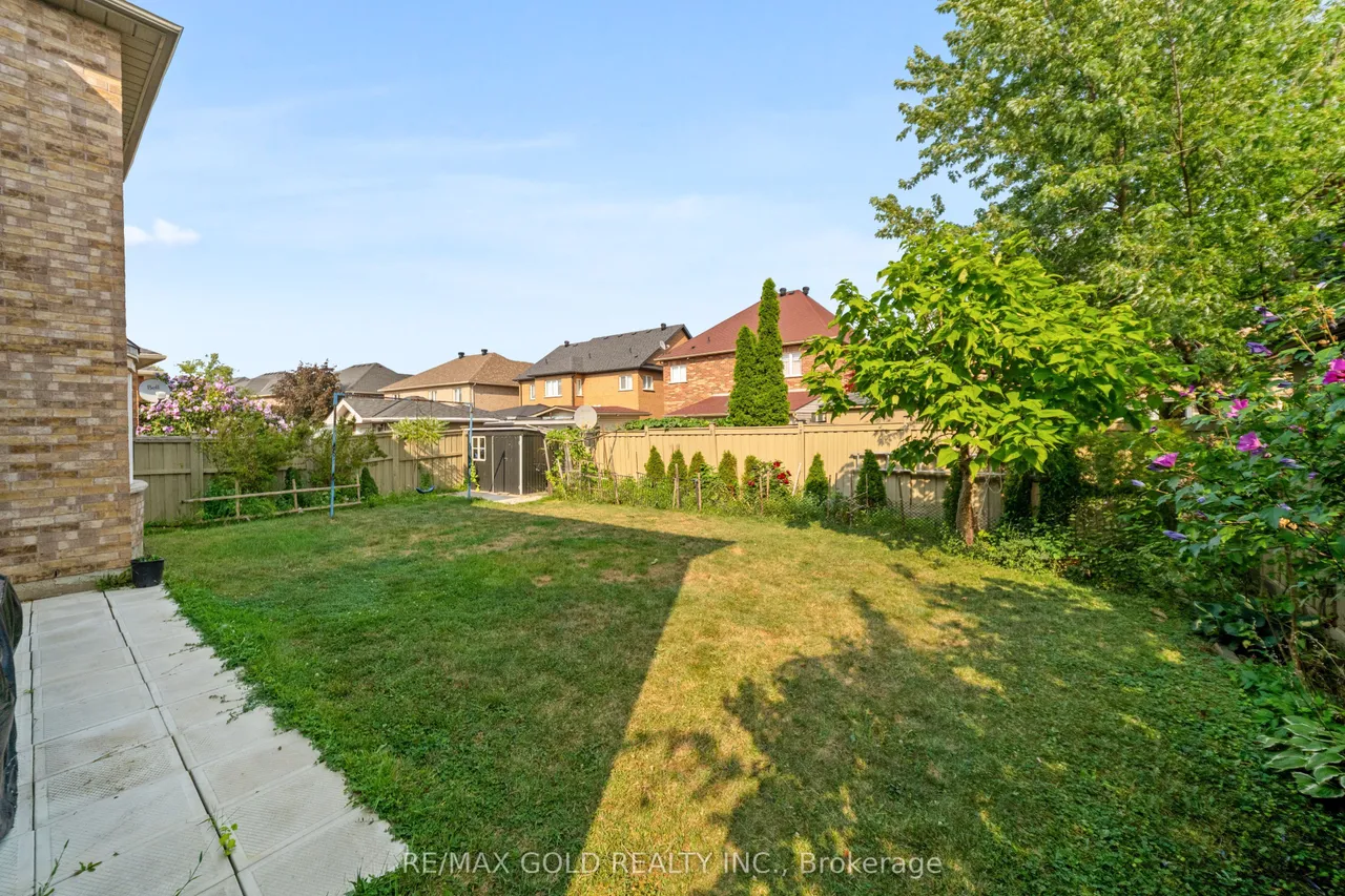 31 Fontainebleu Road — photo 32