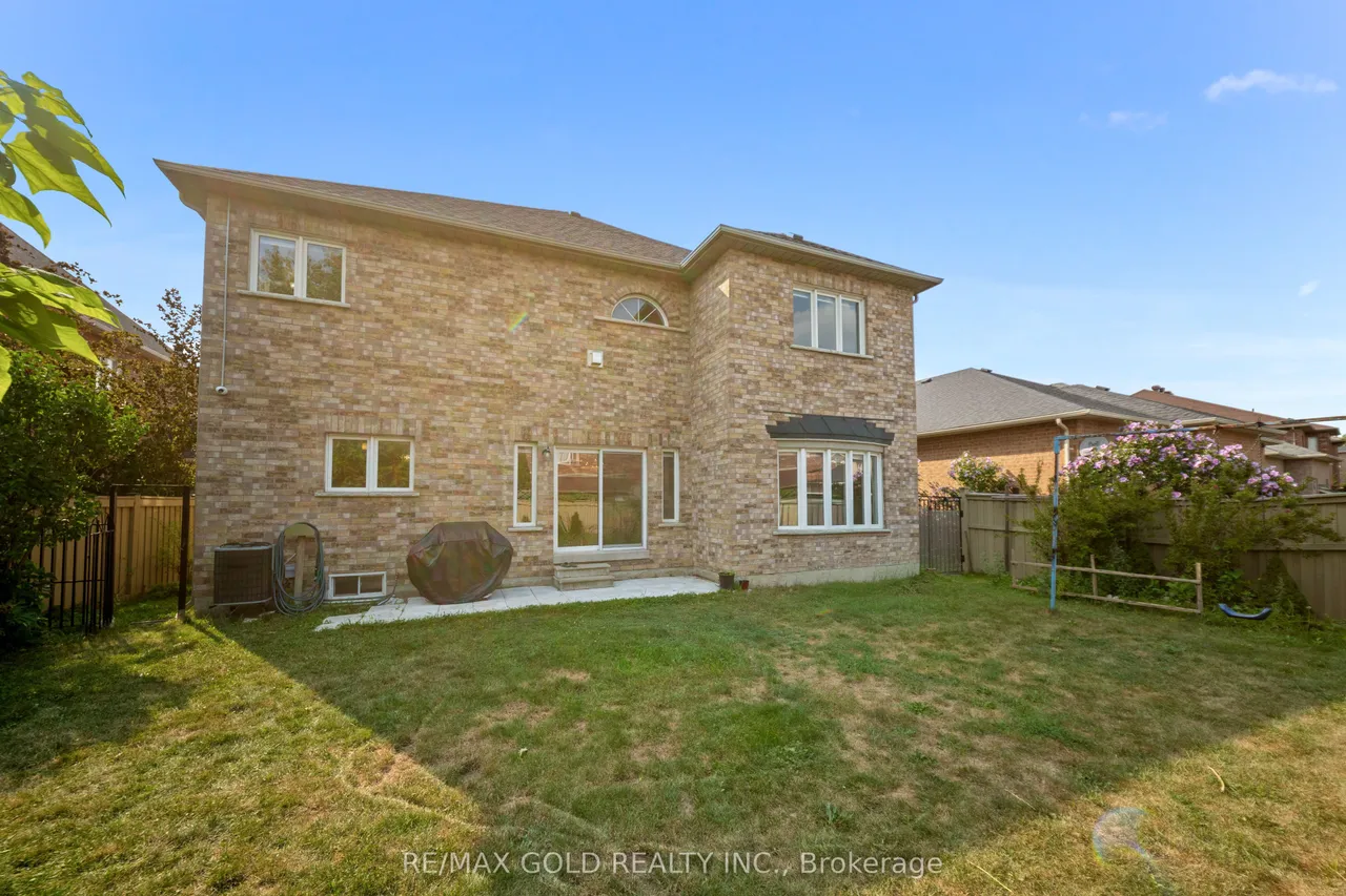 31 Fontainebleu Road — photo 33