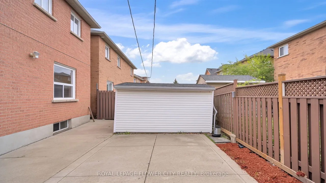 36 Borneo Crescent — photo 49