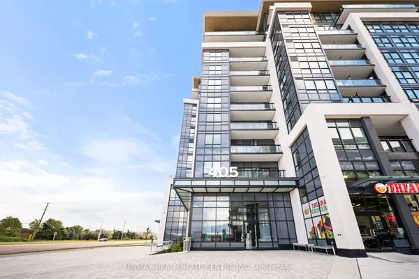 405 Dundas Street W — photo 2