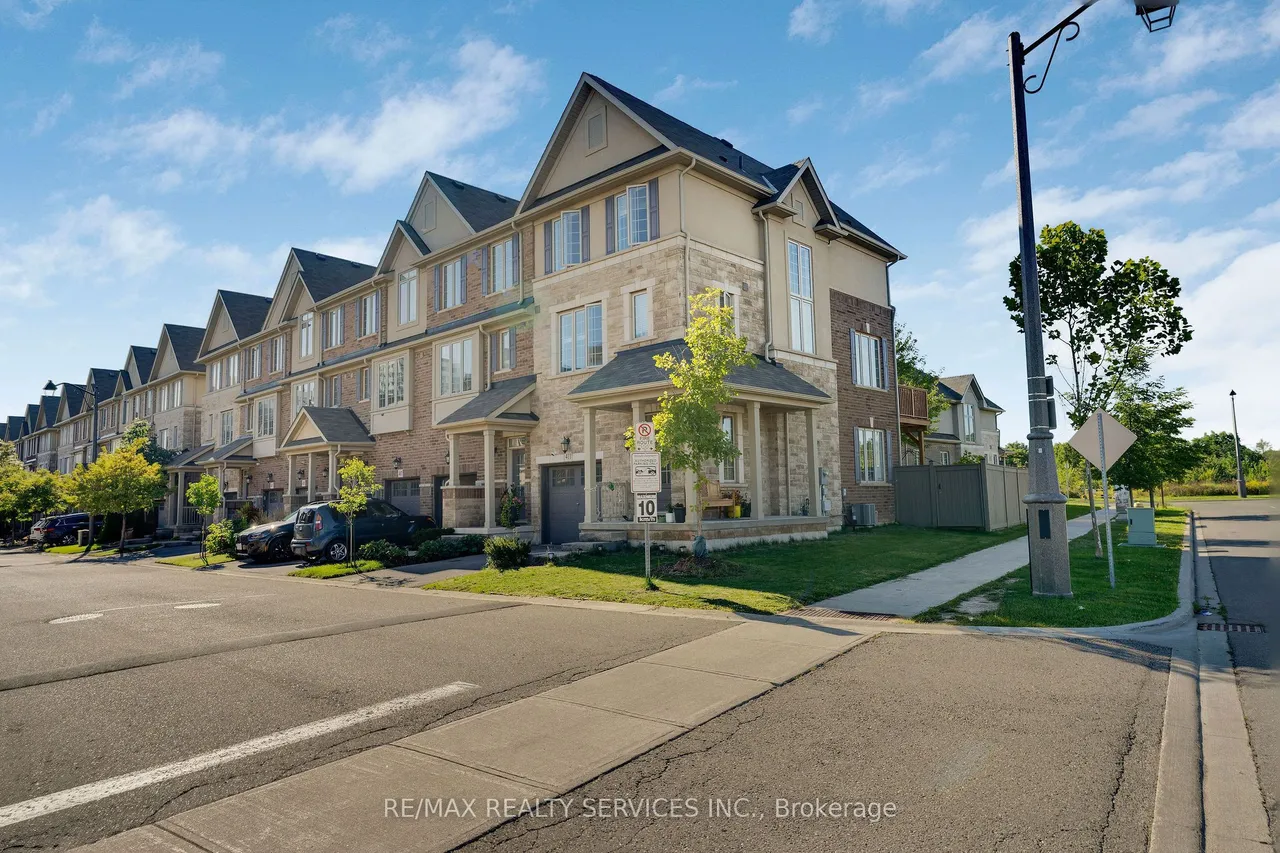411 Hardwick Common — photo 2