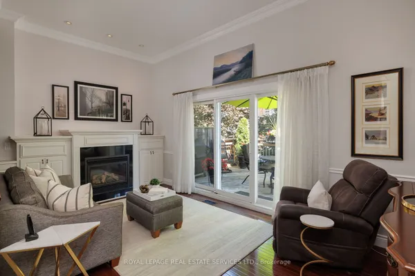 2236 Marine Drive — photo 2