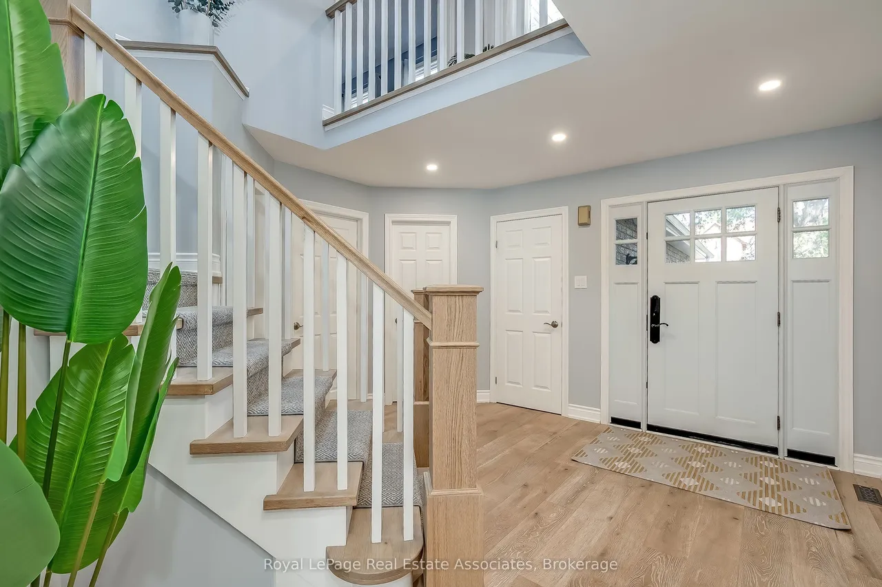 1542 Hollywell Avenue — photo 3