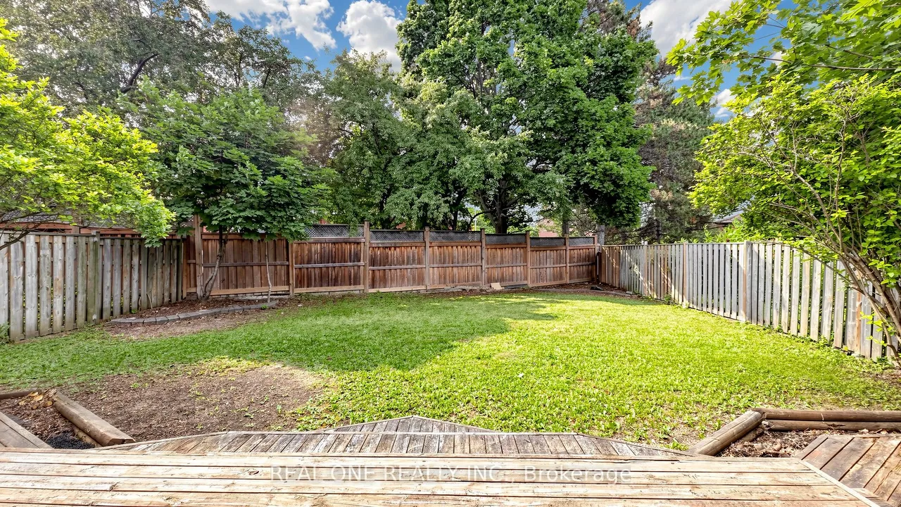2027 Roy Ivor Crescent — photo 45