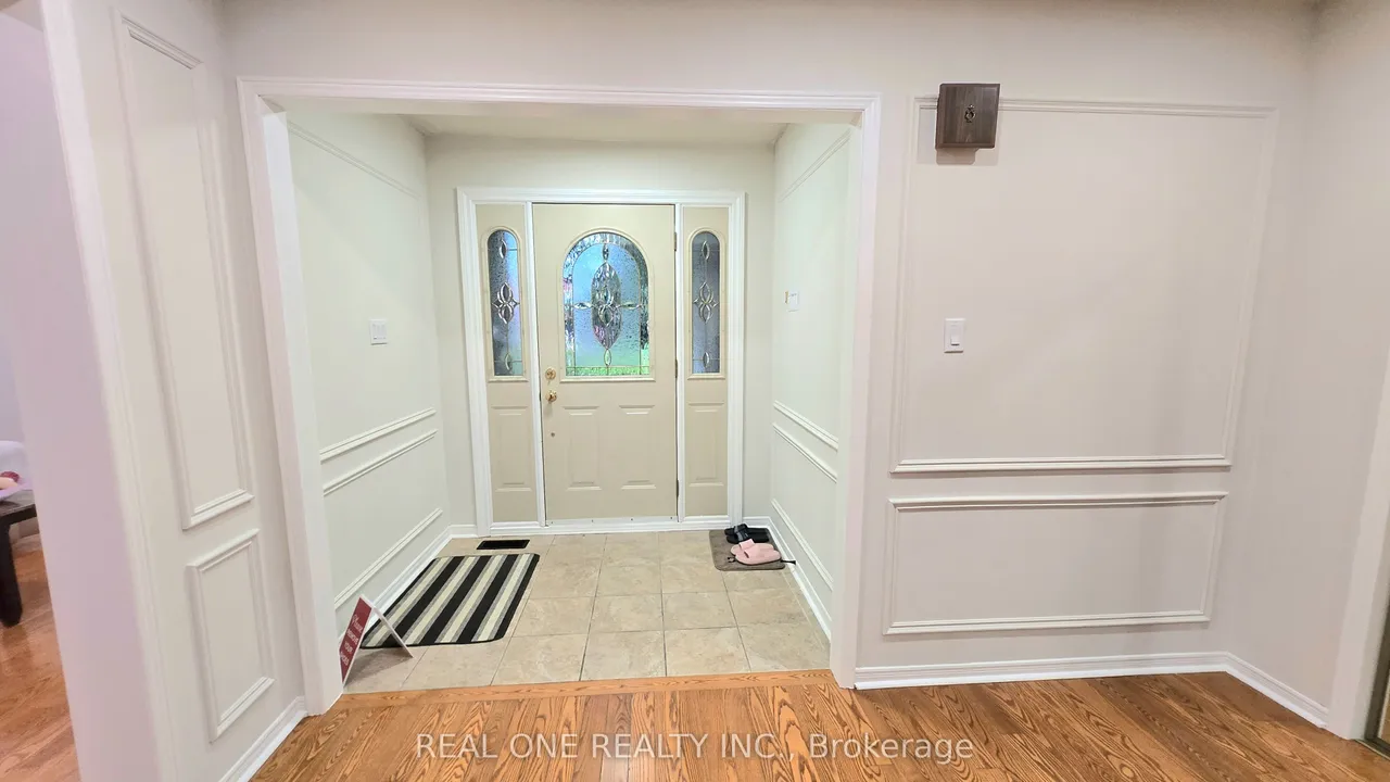2027 Roy Ivor Crescent — photo 3
