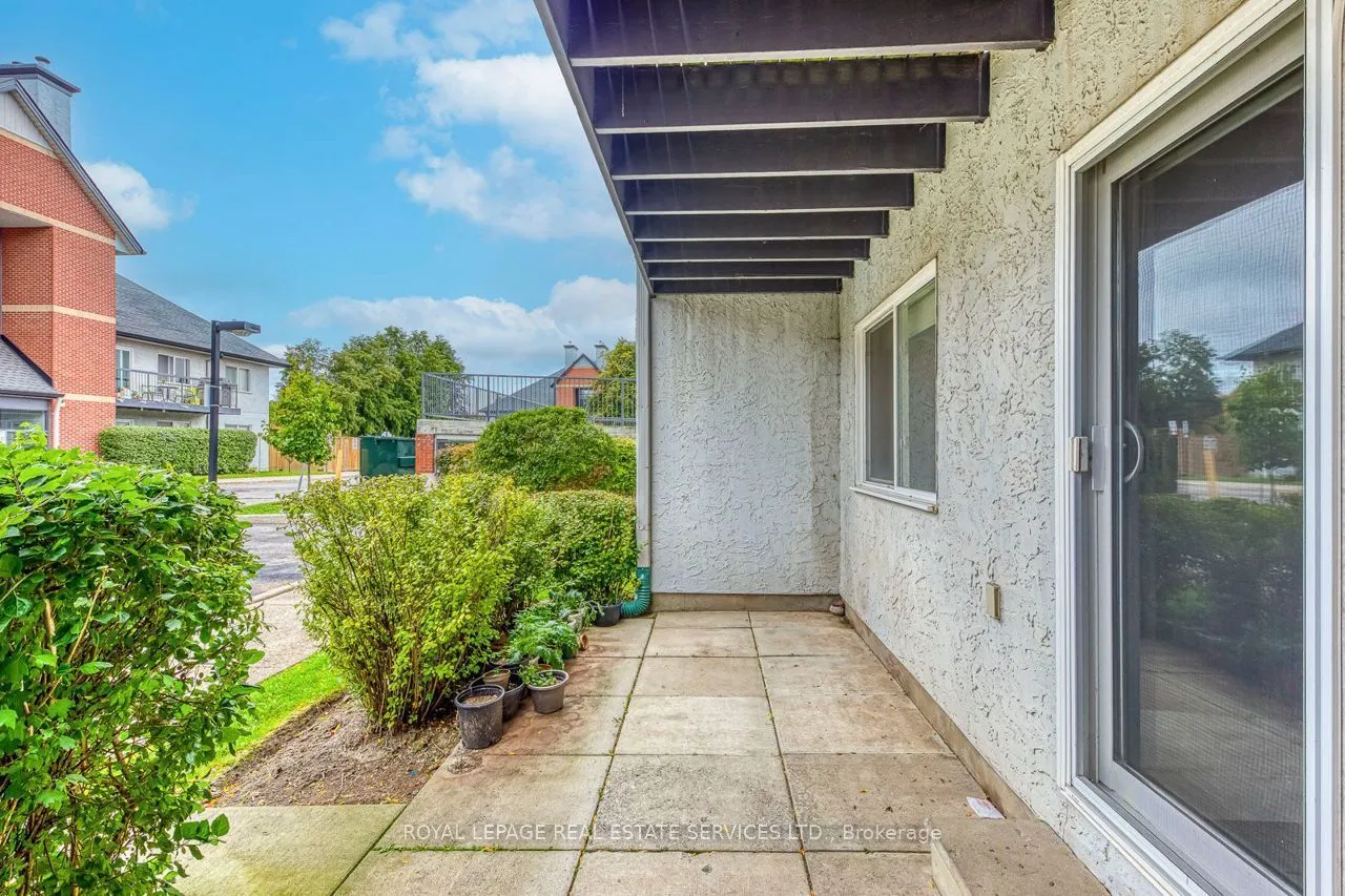 1450 Glen Abbey Gate — photo 3