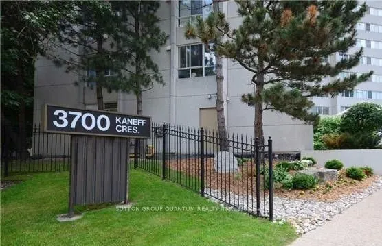 3700 Kaneff Crescent