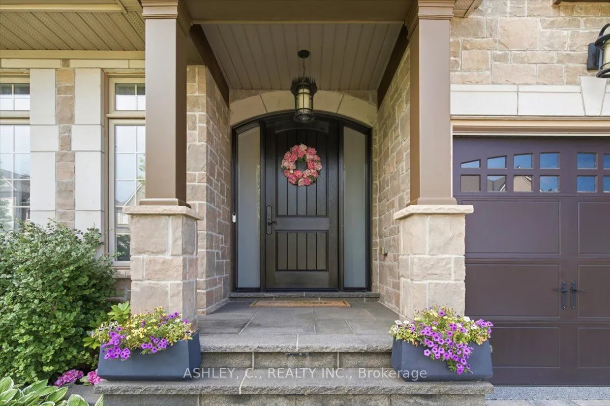 2177 Vineland Crescent — photo 3