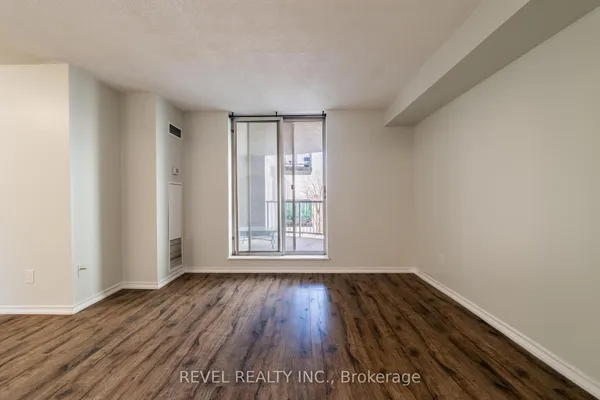 3559 Eglinton Avenue W — photo 2