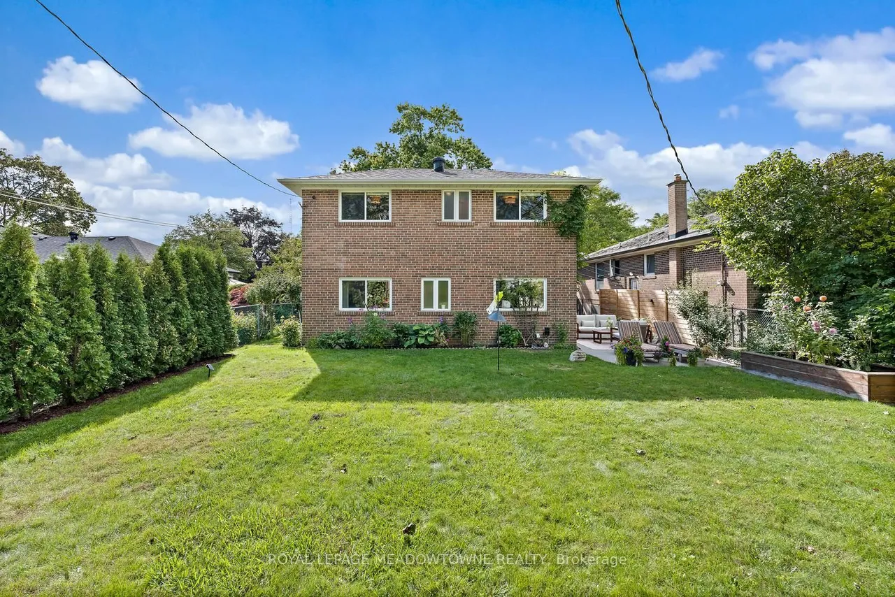 42 Oxenden Crescent — photo 49