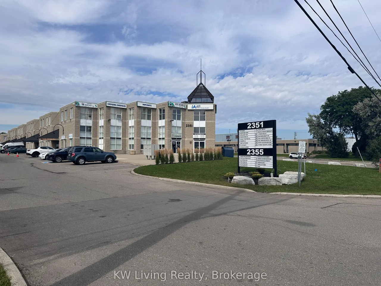2351 Royal Windsor Drive — photo 3