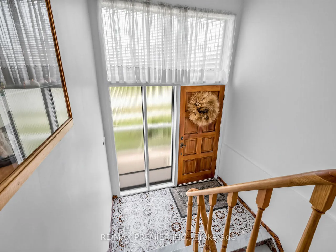 12 Goldcrest Boulevard — photo 3